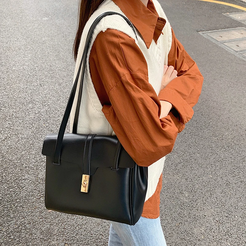 

Vcruan Same Style Large Capacity Totes 2020 New Retro Shoulder Underarm Bag Kelly Bag Work tong qin bao