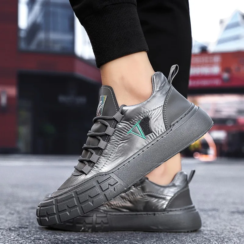 

2020 new winter casual men's board shoes autumn and winter versatile canvas shoes