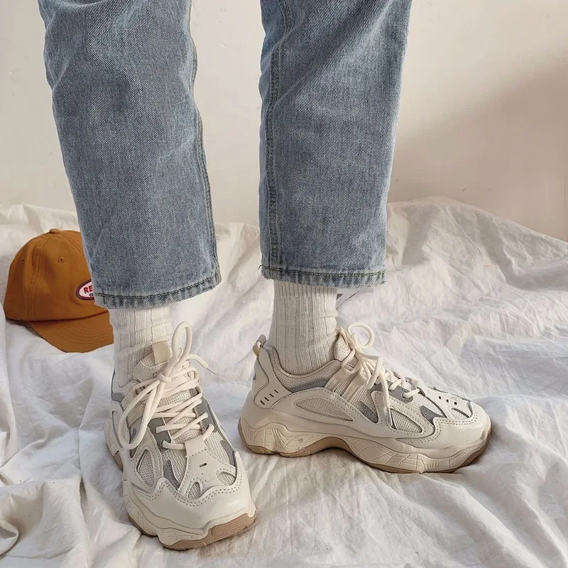 Женские сетчатые кроссовки на шнуровке однотонные повседневные туфли платформе