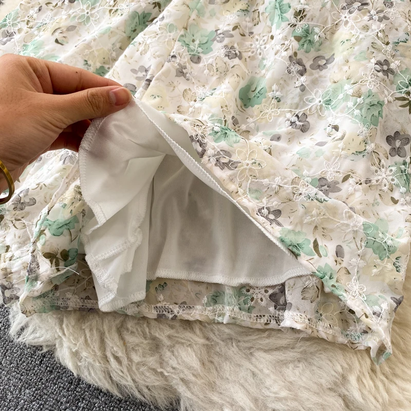 

Summer Chic Women Playsuit 2021 Floral Print Short Sleeve V-neck High Waist Back Zipper Wide Leg Shorts One-piece Beach Rompers