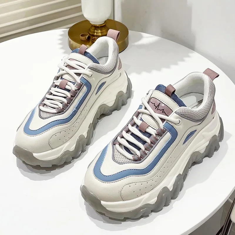 

Спортивная женская обувь, кроссовки, весна-осень, новая кожаная Вулканизированная обувь на толстой подошве, модная сетчатая повседневная ж...