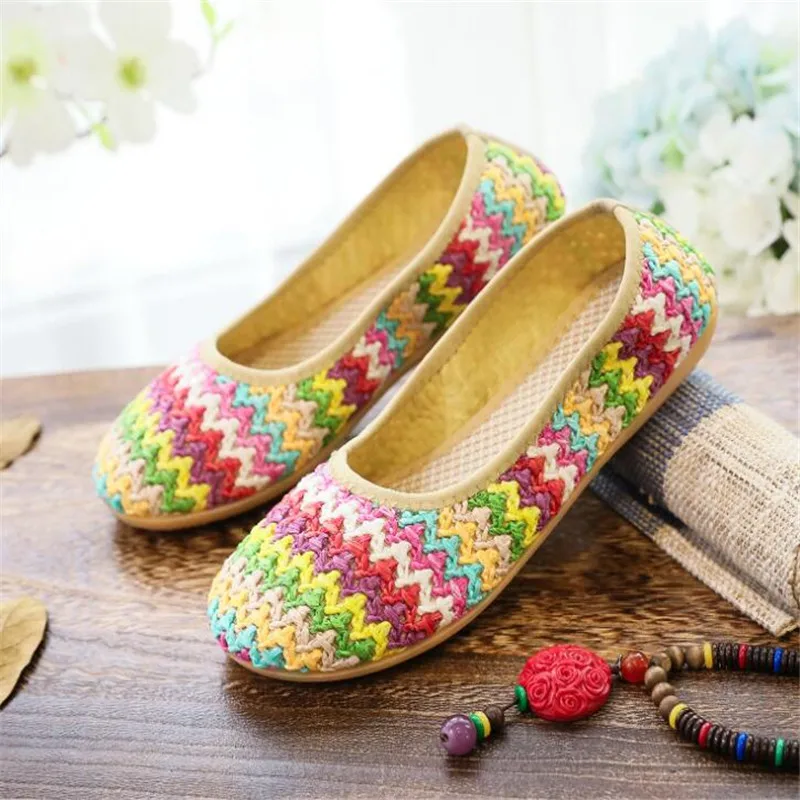 

Women's Summer Woven Shoes Ladies Veowalk Handmade Walking Shoes Cute Chinese Embroidered Rainbow Slides Female Designer Sandals