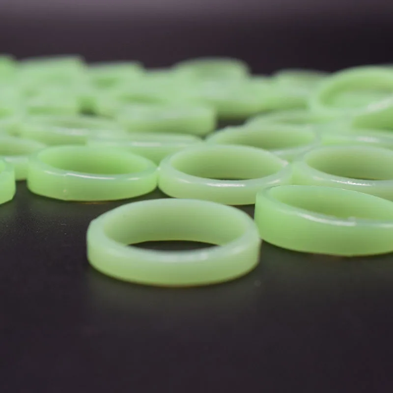 50 шт./лот светящиеся кольца флуоресцентные ювелирные изделия милые пластиковые в