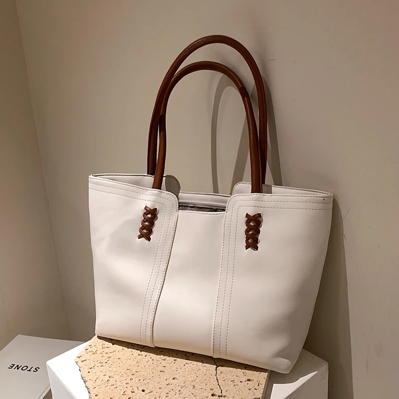 

Новая женская сумка большой вместимости нишевого дизайна, осенняя Ретро сумка на плечо, Повседневная дорожная Сумочка для подмышек, тоут, ш...