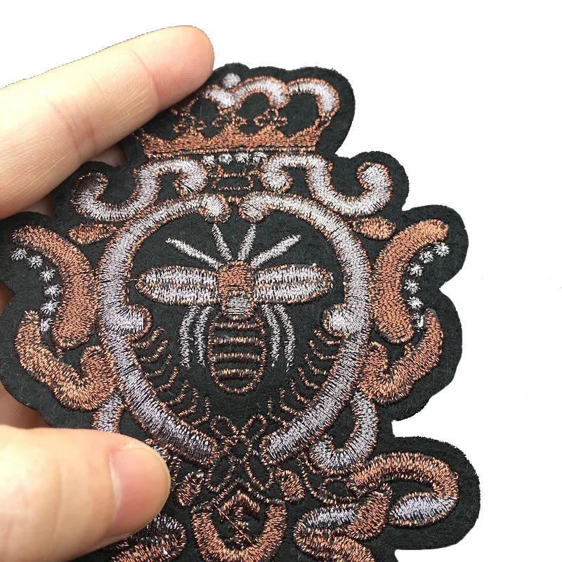 2 шт./лот высококачественные вышитые нашивки с утюгом в виде мини короны пчелы для