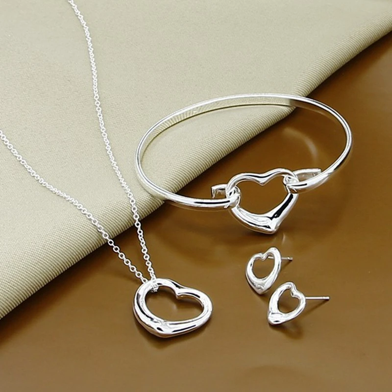

Комплект из колье и сердца, из серебра 925 пробы