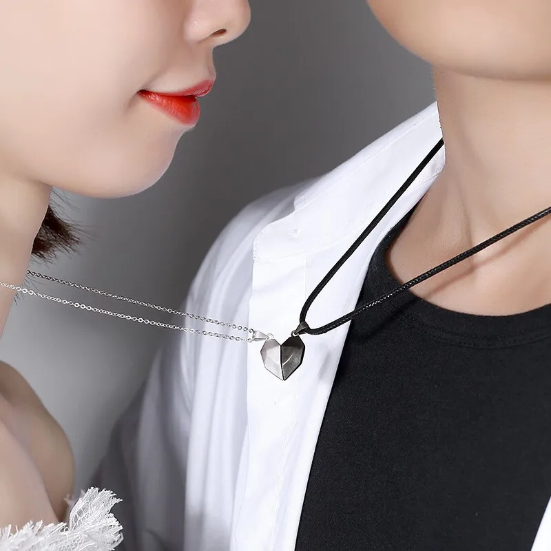 

2pcs Heart Stone Couple Magnetic Necklace Close Love Attracting Pendant Clavicle Necklaces Lover Valentine's Day Gift