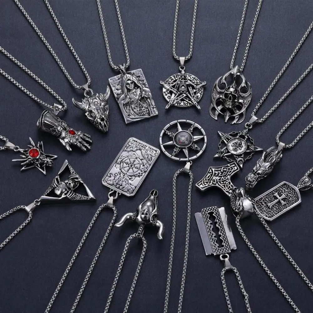 

2020 Western Vintage Hip-hop Plain Pendant Necklace Titanium Steel Skull Eye Pendant Necklace Trendy Male Jewelry