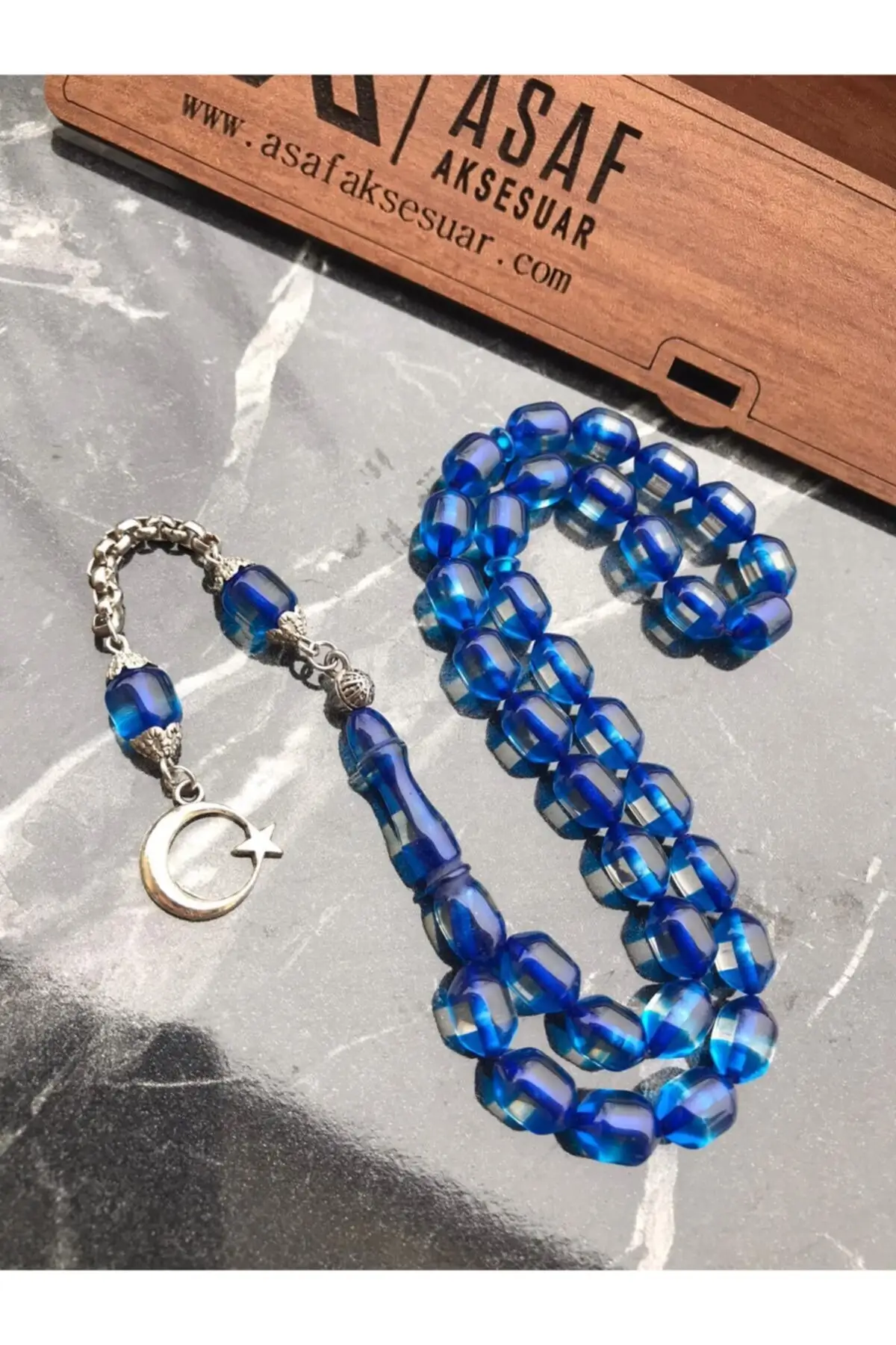 

Male Vernier Model Moire Powder Amber Prayer Beads