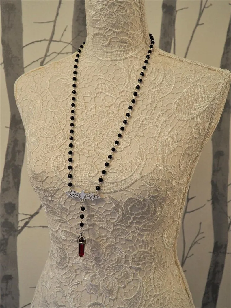 

Gothic Bat Pendant Rosary Necklace for Women Charm Halloween Fashion Exaggerated Crystal Anime Choker Jewelry New Gifts Party