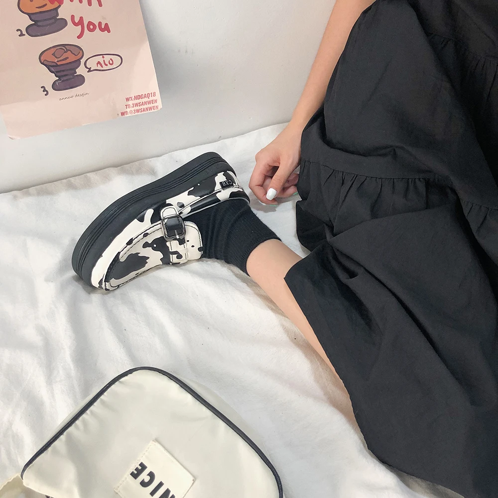 Туфли женские с коровьим принтом дизайнерские Брендовые повседневные лоферы на