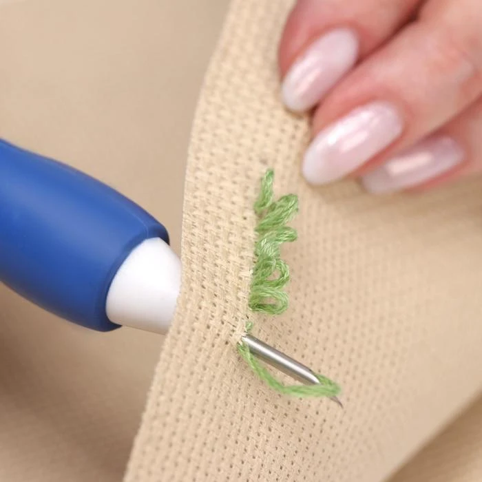 Игла для вышивания ковровой техники d = 1 3/1 6/2 2 мм с нитевдевателем цвет