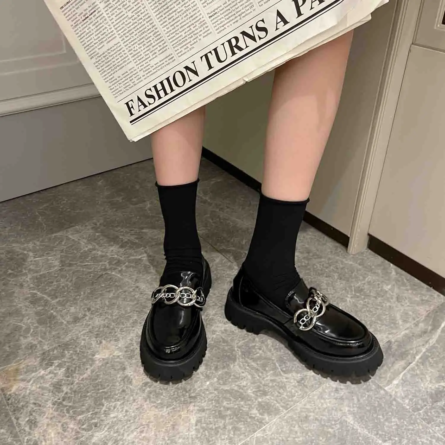 

2022 British style spring new fashion casual small leather shoes thick heel round toe women's single shoes womens sneakers
