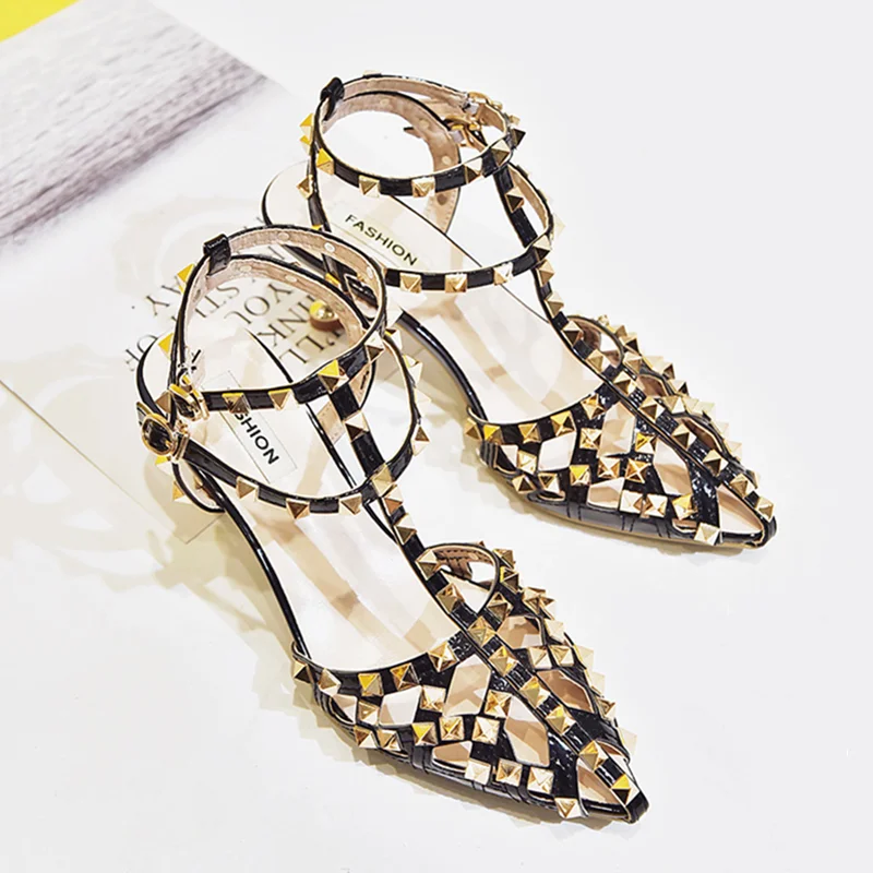 

2021 spring and summer new fashion rivet pointed toe roman shoes fashion pointed toe hole high heel sandals