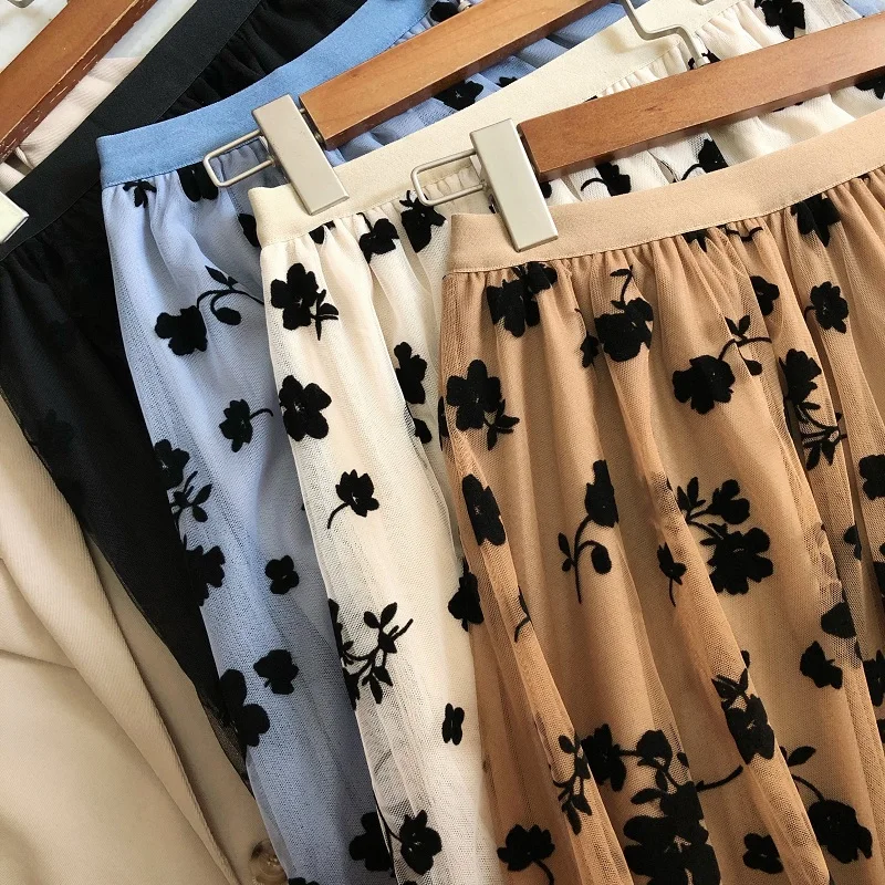 

2021 Mesh Long Skirts Fleece Floral Embroidery Elegant Lady Tulle Skirt Flower Midi Skirt Midi Pleated Skirt Skirts Womens