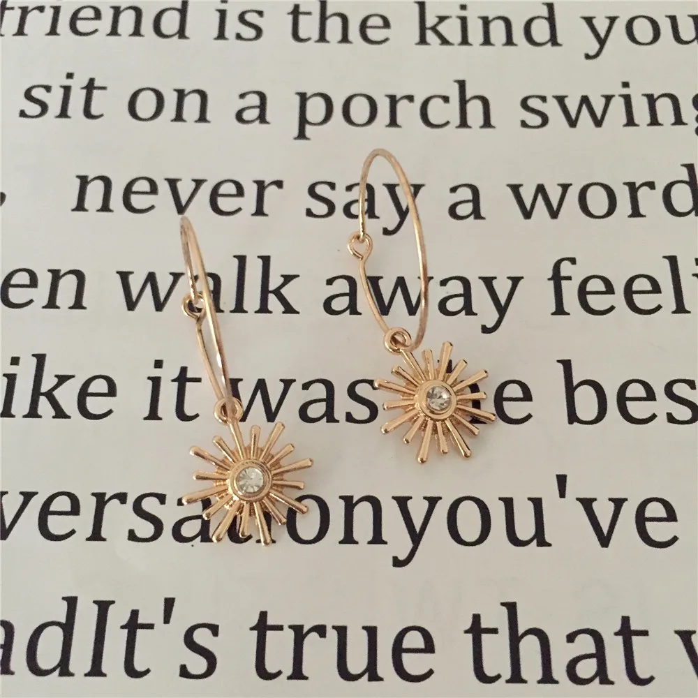 Модные серьги с золотым покрытием филигранные очаровательные прозрачным камнем