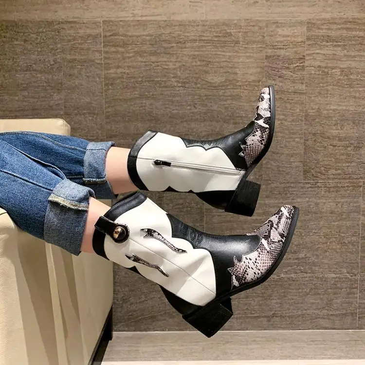 Женские ботильоны в стиле пэчворк с острым носком на не сужающемся книзу