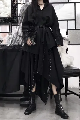 Новая темная Асимметричная юбка средней длины выше бедра делает ее более высокой