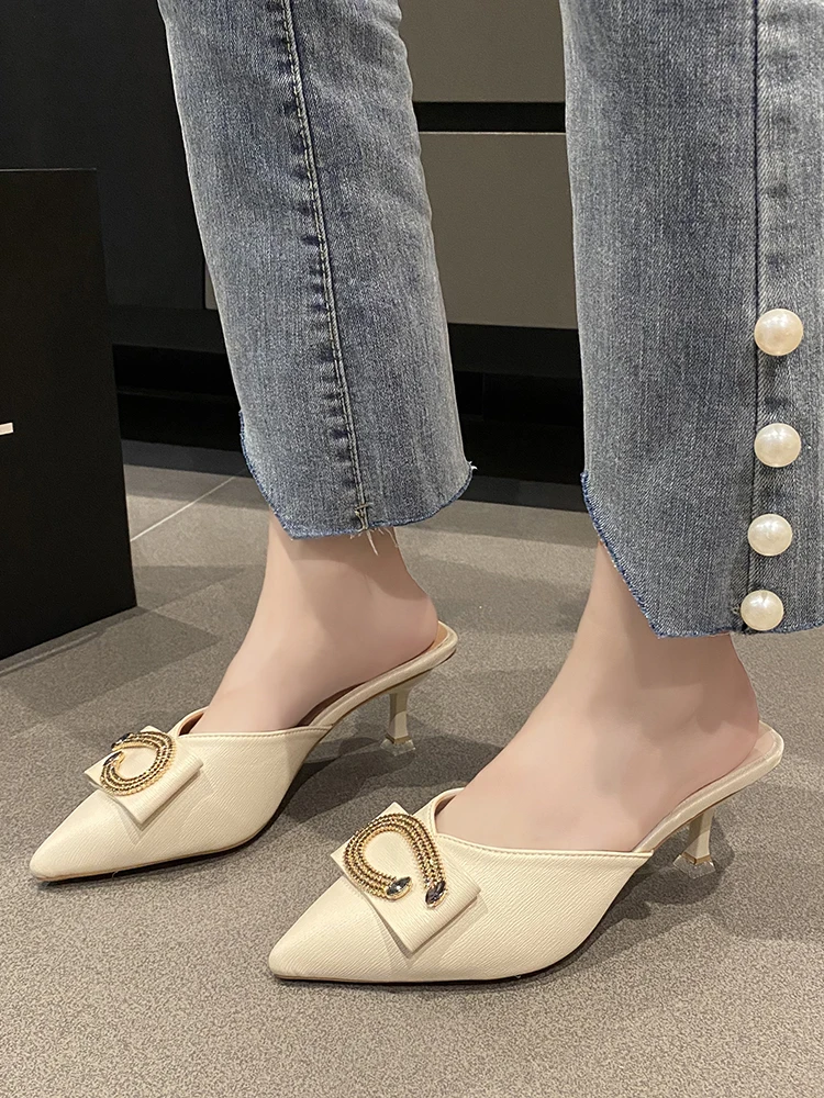 

Glitter Slides Thin Heels Med Slippers Women Summer Sliders Shoes Cover Toe Fashion Pantofle Jelly Luxury 2021 Pointed Soft Crys