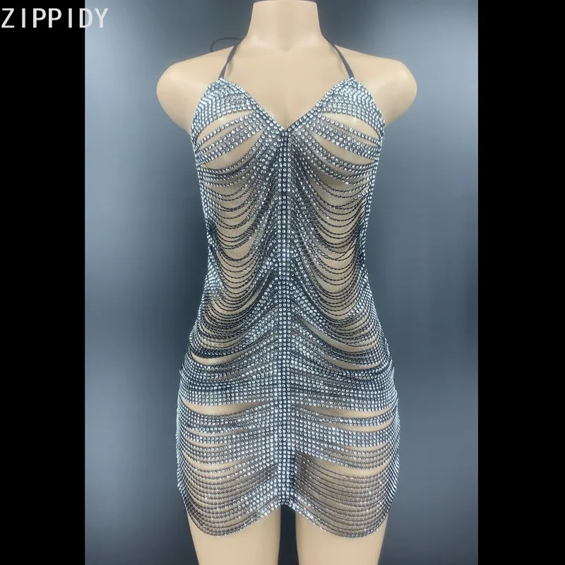 Черно серебристое короткое платье стразы на цепочке для выпускного вечера