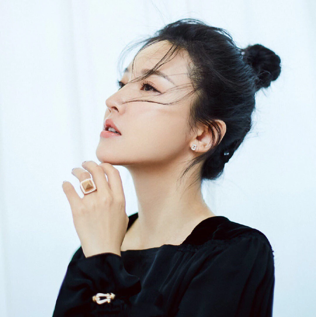 

Brand Original 1:1 Design Horseshoe Female Earrings With Micro-Standard Titanium Steel Alloy Unisex Earrings