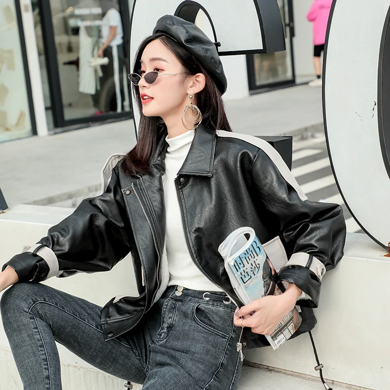 Женская байкерская куртка CHEERART черная флисовая в стиле пэчворк с карманами