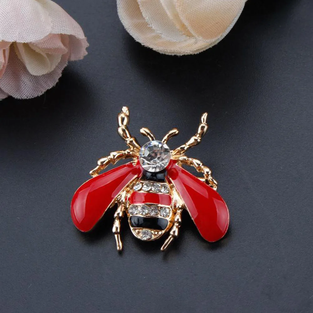 

Insect Bee Brooches Pines Metalicos Enamel Pins Metal Insect Brooche Banquet Broche Gift Hat Scarf Collar Cuff Pins