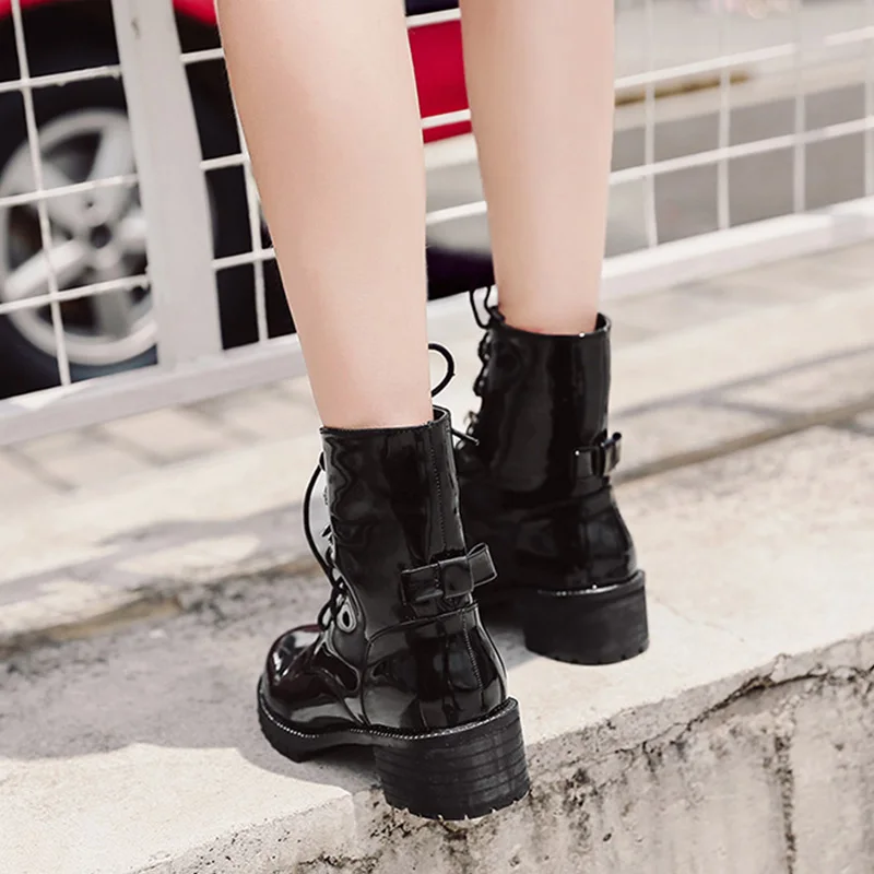 Ботинки мартинсы Boussac женские на шнуровке с перекрестными шнуровками заклепками