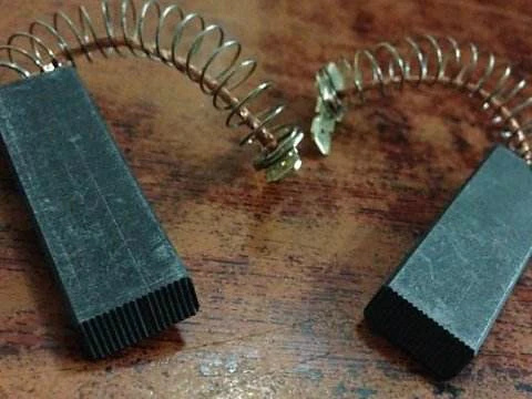 1 пара угольных щеток двигателя для стиральной машины BOSCH NEFF SIEMENS 36x5 мм |