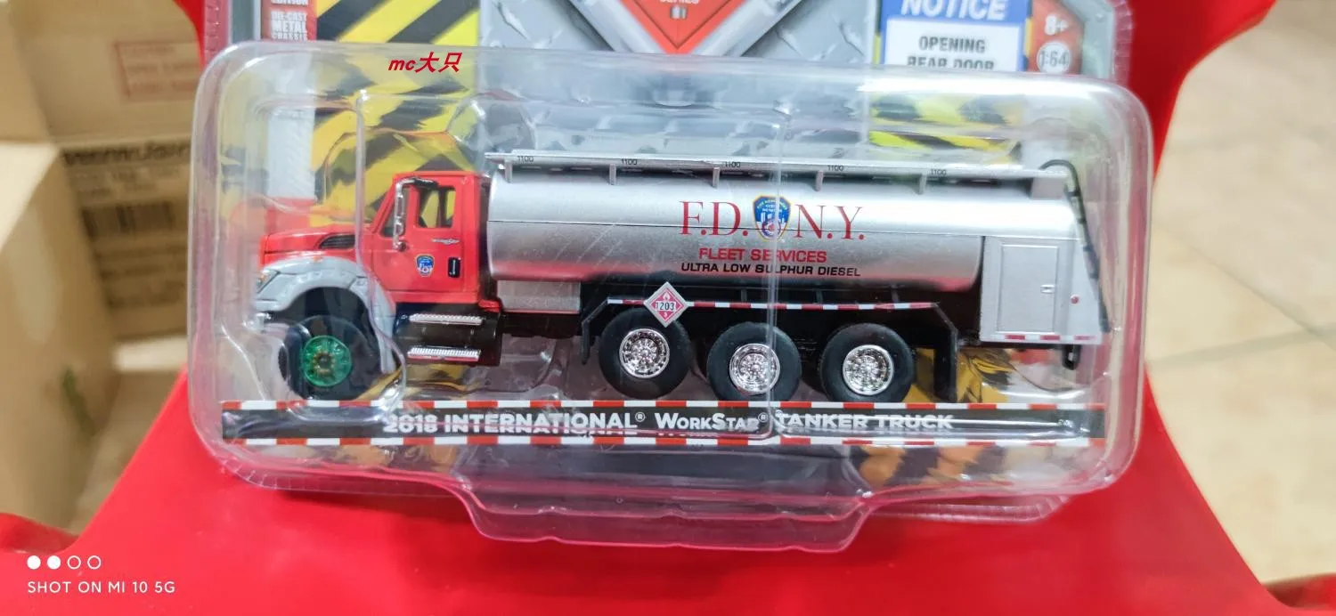 GreenLight 1:64 2018 Международная грузовая цистерна WorkStar модель автомобиля из сплава