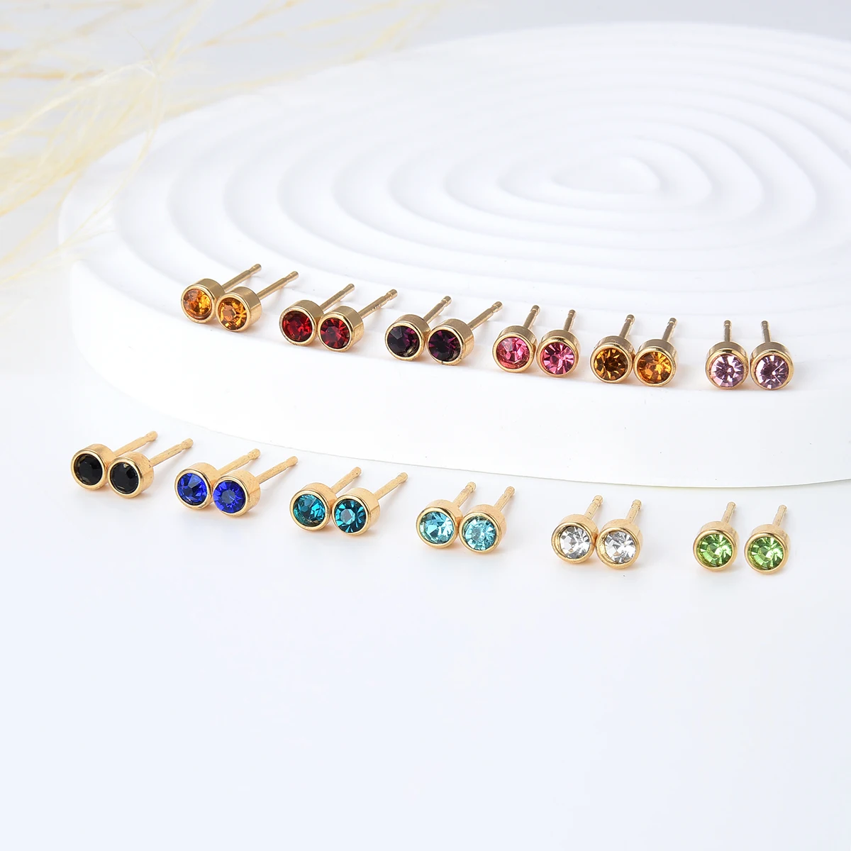 Серьги-гвоздики из хирургической нержавеющей стали с фианитом 18 К 3/4/5 мм |