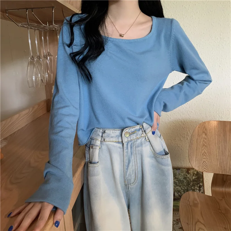 

Осенний свитер с длинными рукавами