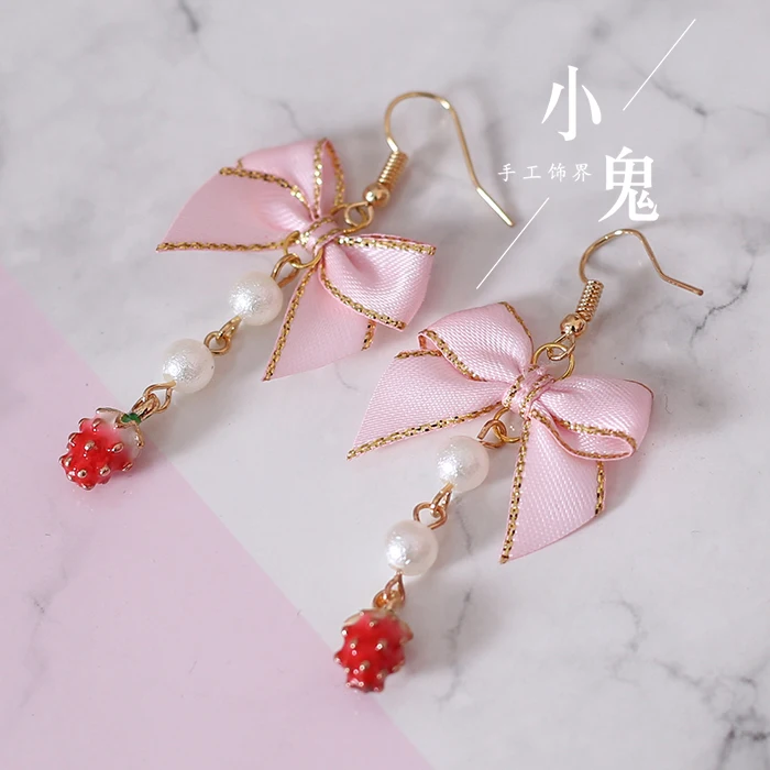 Ear hook Ручная работа Лолита клубника производная маленькая полоска для волос kc ожерелье браслет клубника боковой зажим, аксессуар для волос - Цвет: Ear hook