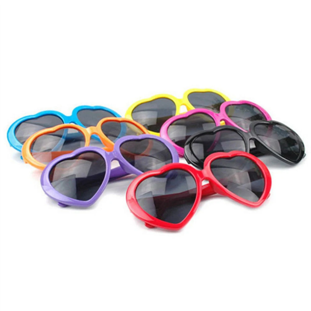 

Creative Love Heart Shaped Effects Glasses Watch The Light Change to Heart Shape At Night Diffraction Glasses Fashion Sunglasses