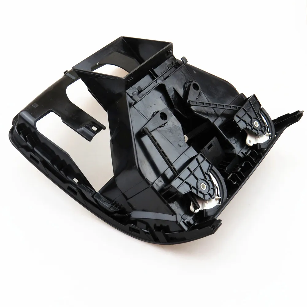 Черные передние панели приборной из АБС пластика центральный воздуховыпускной