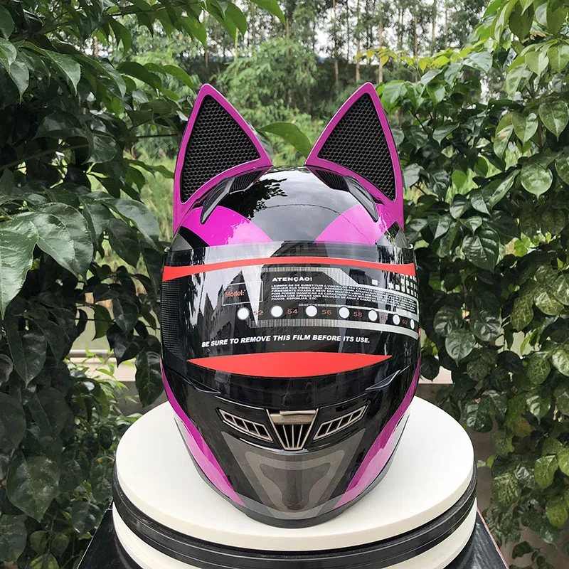 Гоночный шлем Casco Casque с кошачьими ушами фиолетового и черного цвета