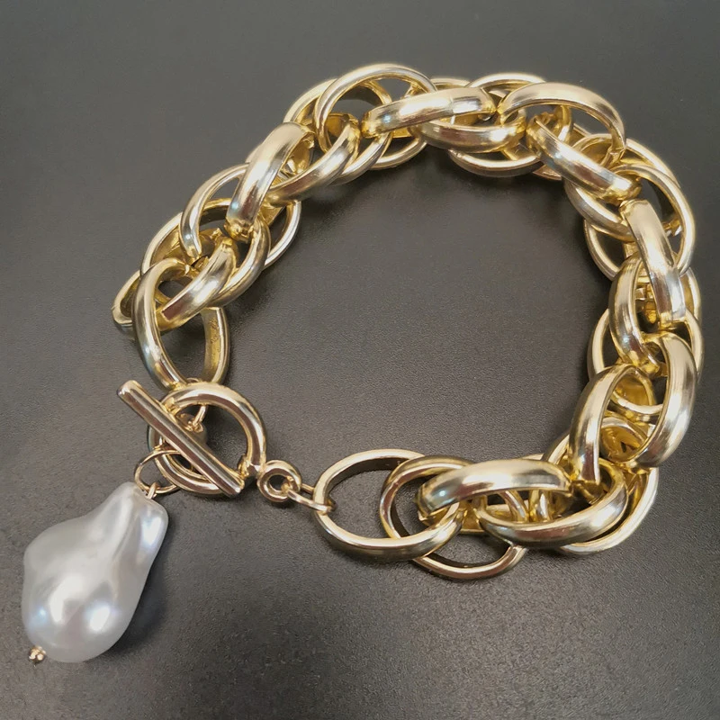 Винтажный барокко неправильный жемчужный браслет-браслет для женщин золотого цвета модного замочка с толстыми замками на звеньях ювелирных изделий.
