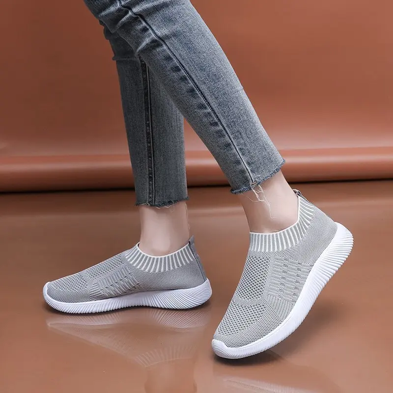 

Fashion Women Sneakers Socks Running Shoes 2021 Round Toe Light Comfort Mesh Breathable Casual Flats Sneakers Women Shoes 2021