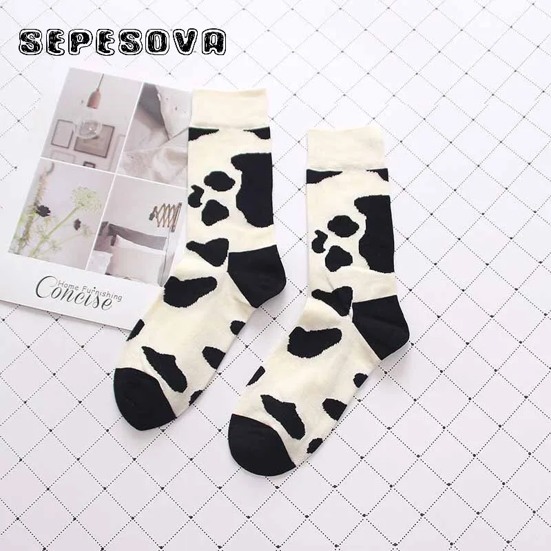 Носки с черными пятнами надписью Happy Christmas далматинцы короткие женские носки