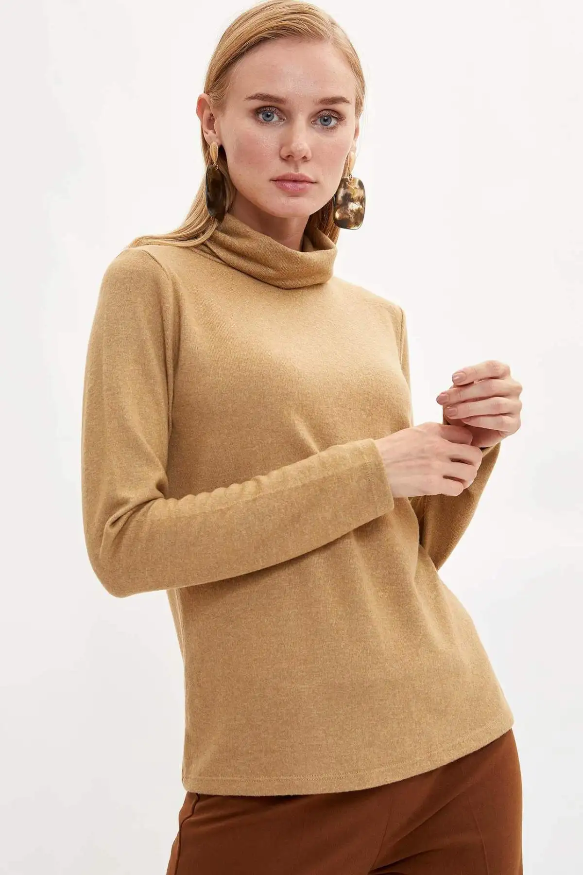 DeFacto Осенняя женская обувь футболки стандартного кроя с длинным рукавом Футболка