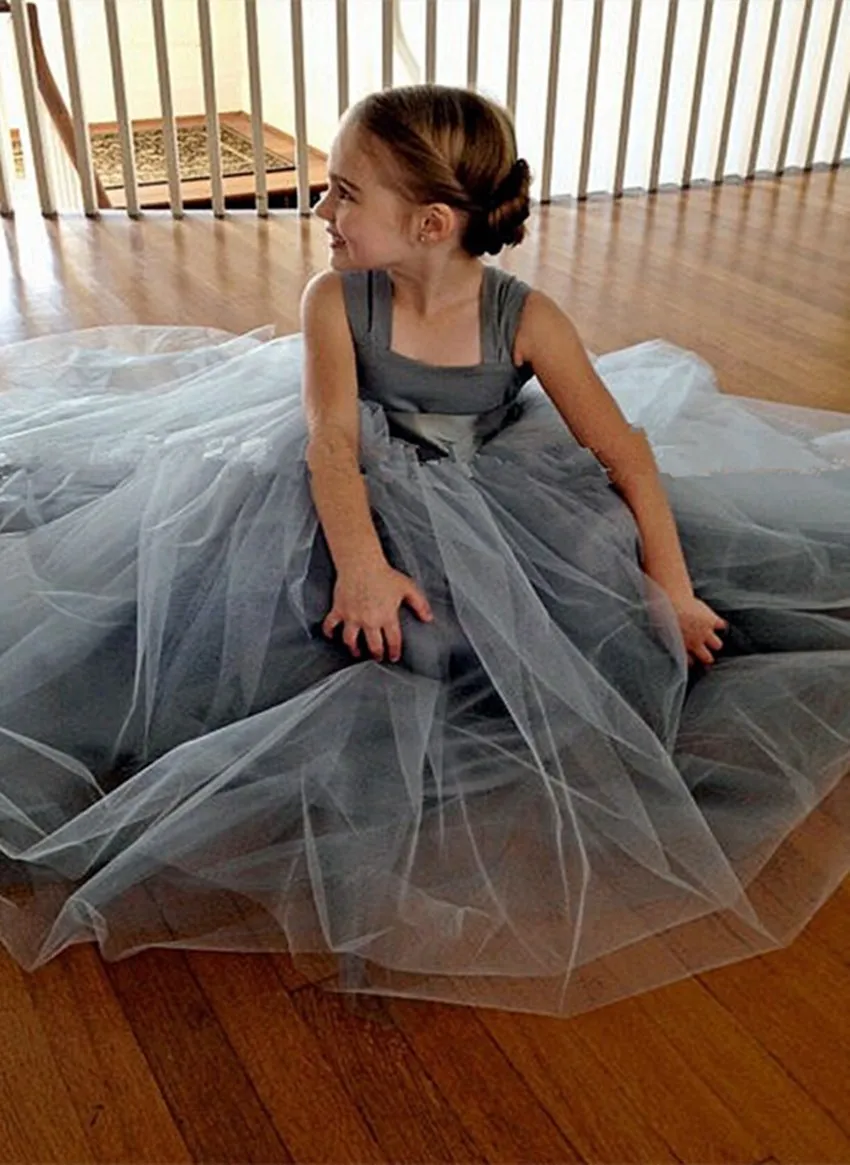 Цветочные платья для девочек на свадьбу серые пушистые тюлевые конкурса