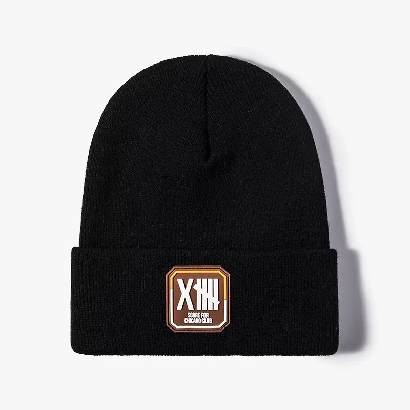 

Женская трикотажная Шапка-бини с манжетами и черепом