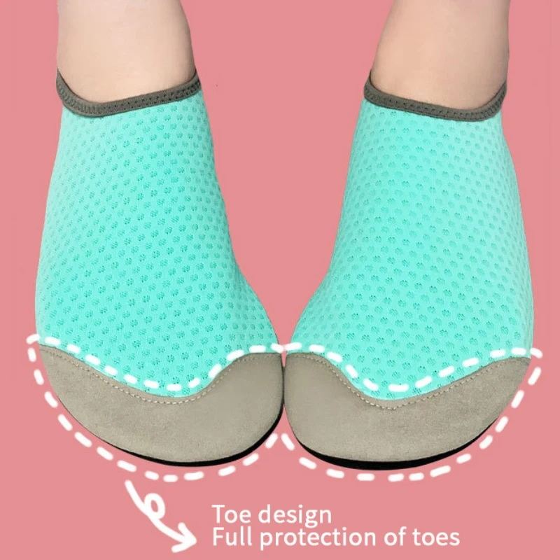 

.Hot Water Sports Shoes Quick-Dry Non-slip Beach Aqua Socks For Swim Sports Yoga Snorkeling Surf Water Shoes Beach Socks Shoes