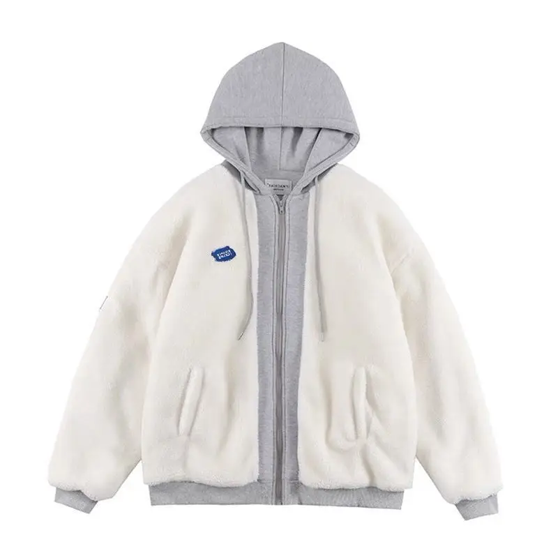 Женская куртка из овечьей шерсти с капюшоном | одежда