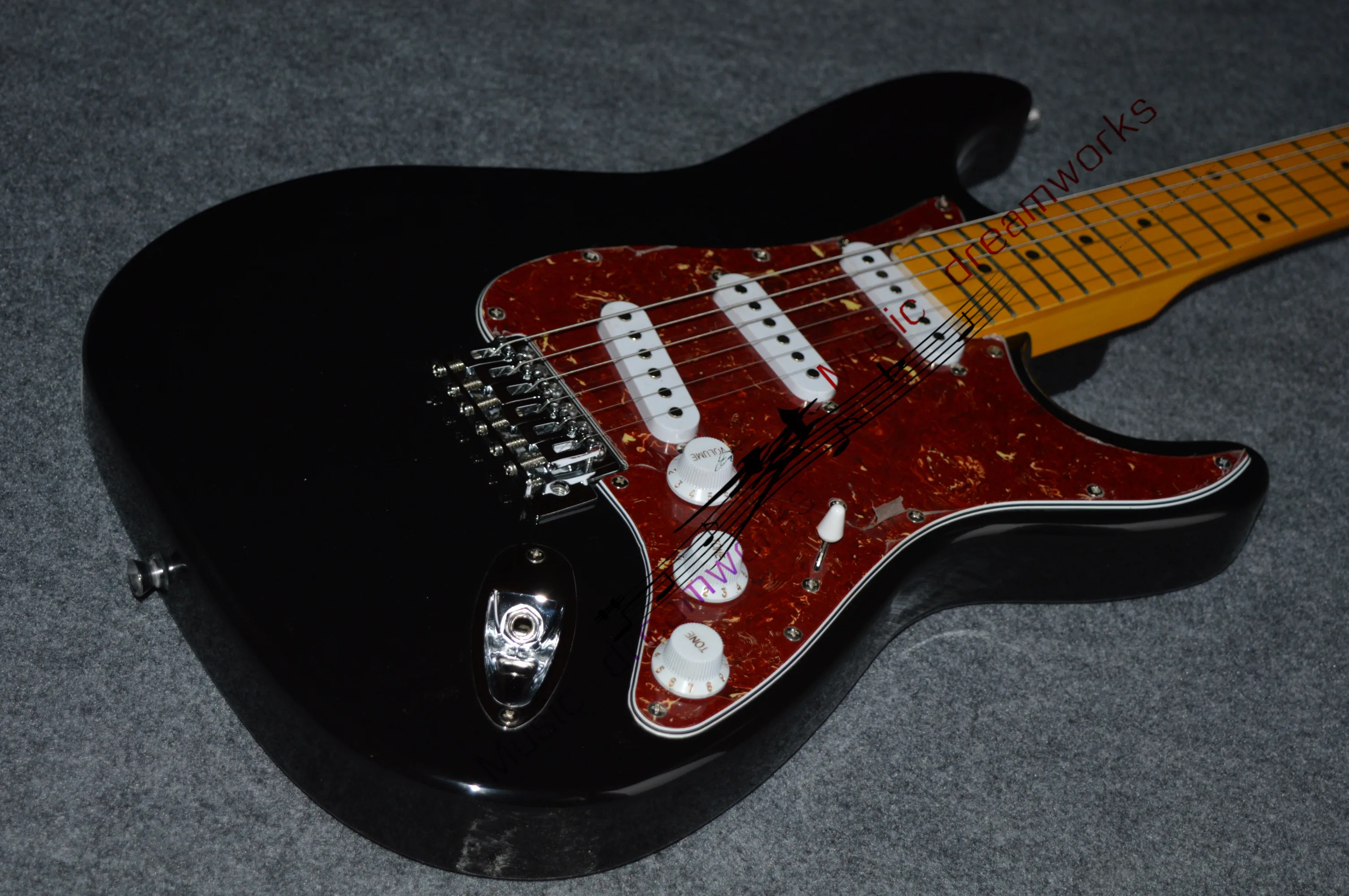 Гитара китайская электрогитара S T1 высокого качества деревянный корпус черный