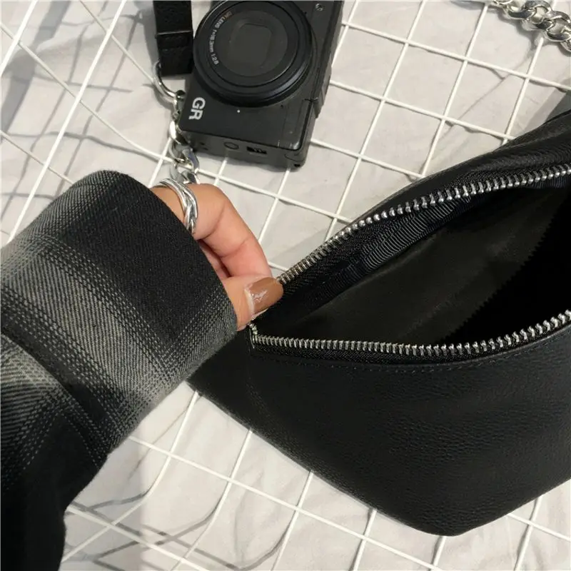 

Fashion Leather Waist Fanny Pack Chest Bag Phone Purse with Metal Chain for Women
