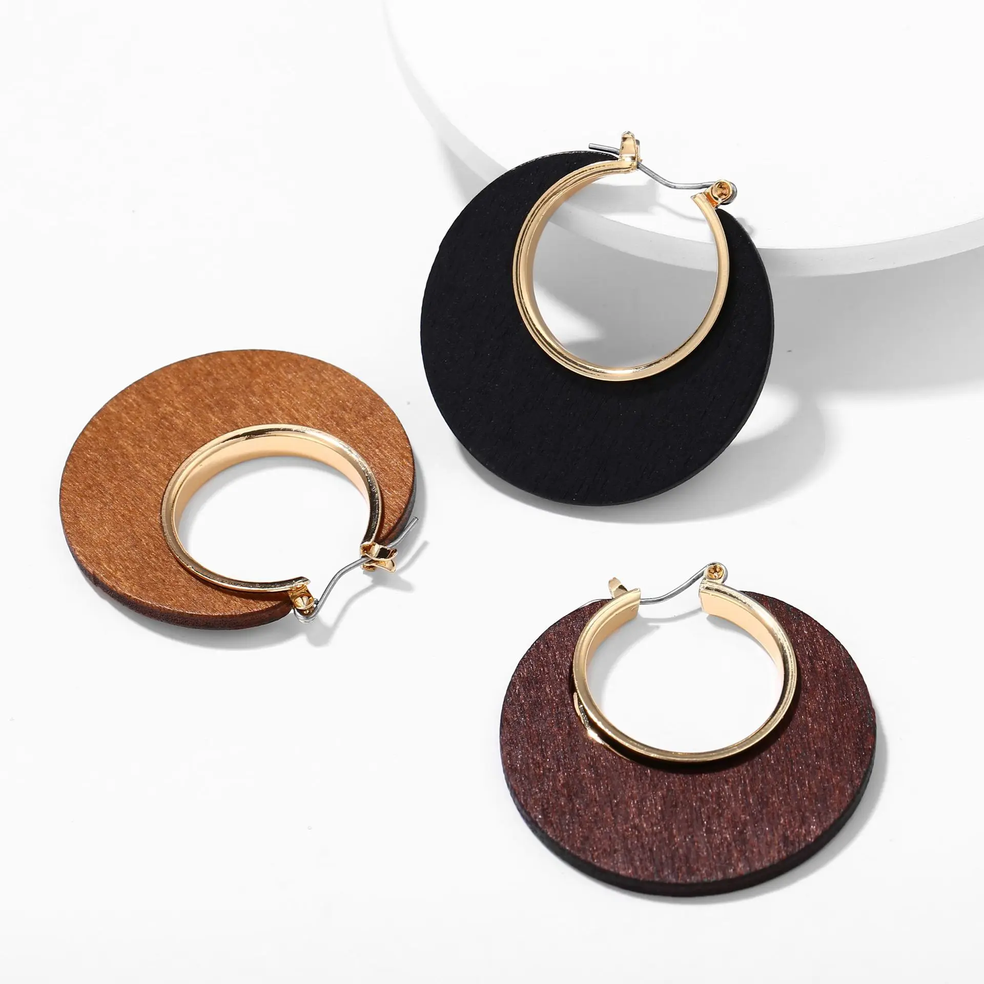 Europe and America new round wooden ear ring creative retro simplicity classic pure color log C earrings