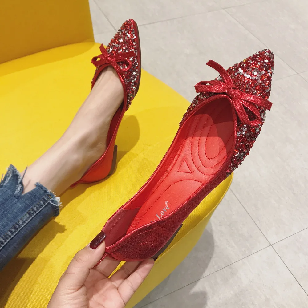 

Women 2020 spring Korean wedding shoes red flat shoes pointed sequins bridesmaid shoes large size four seasons women's shoes