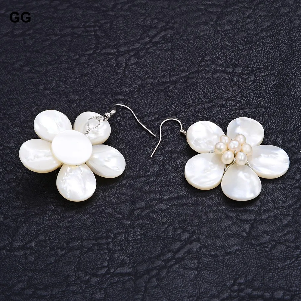 GG Ювелирные изделия Белый перламутровый ракушка цветок серьги | Украшения и