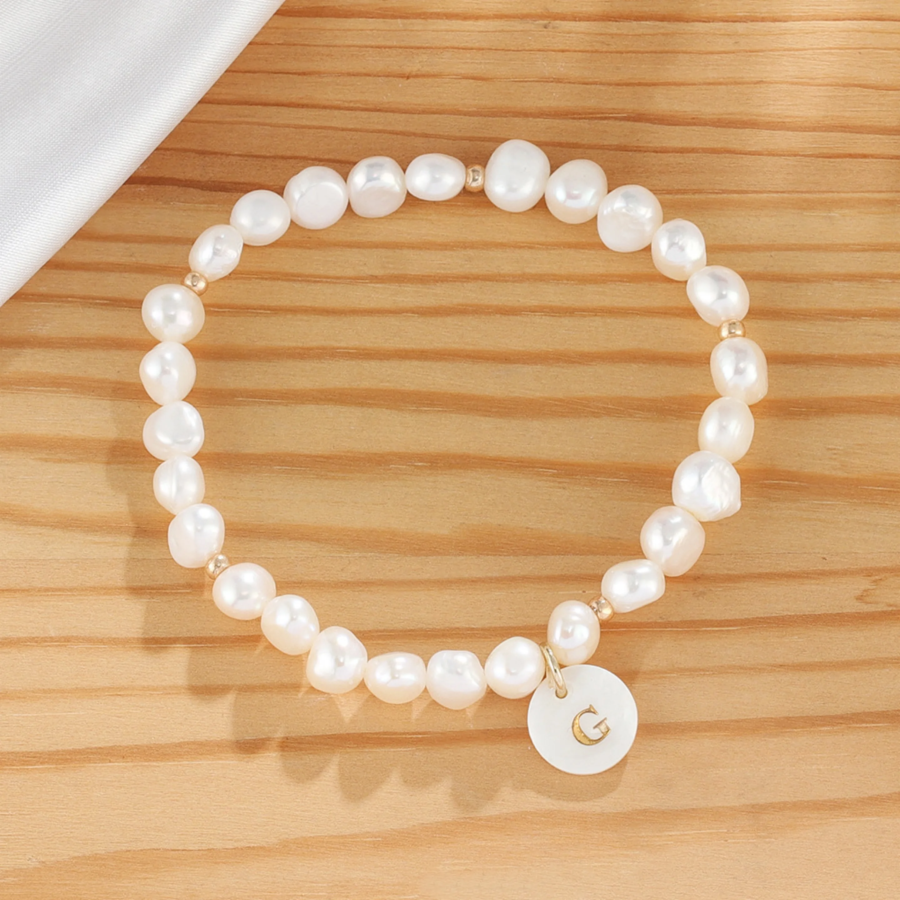 

5mm Nature Fresh Water Pearl Bracelet A-Z Initial Letter Shell Pendant Elastic Bracelets Charm Chain For Woman Fashion Jewelry